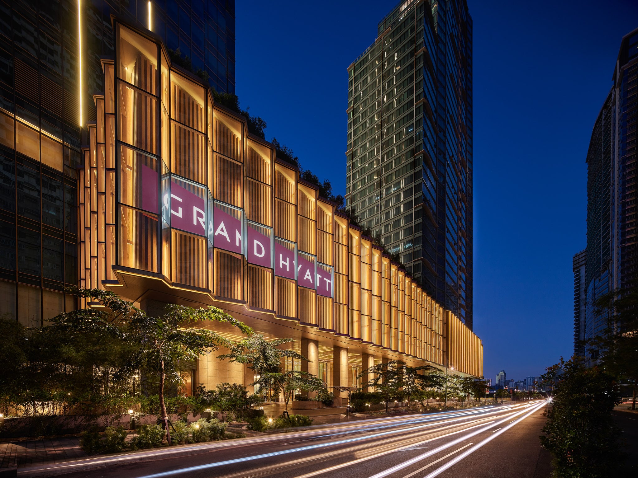 Grand-Hyatt-Manila-Night-Facade-min
